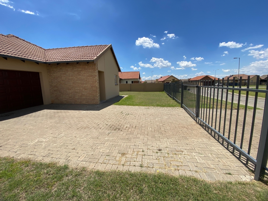 3 Bedroom Property for Sale in Waterkloof East North West